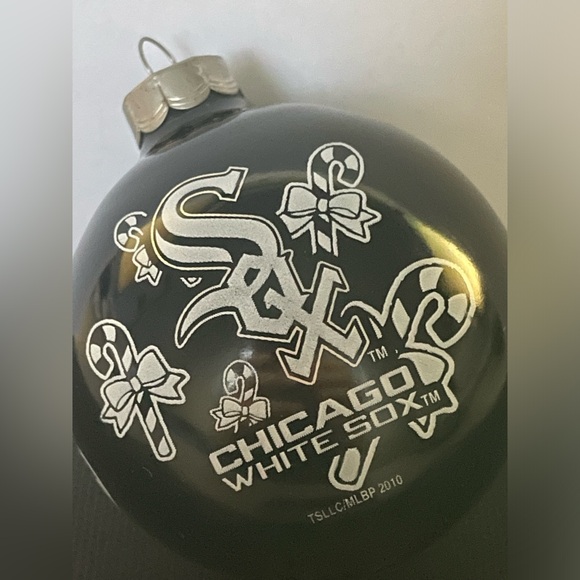 MLB Chicago White Sox 2010 Collectible Ornament - Picture 2 of 8